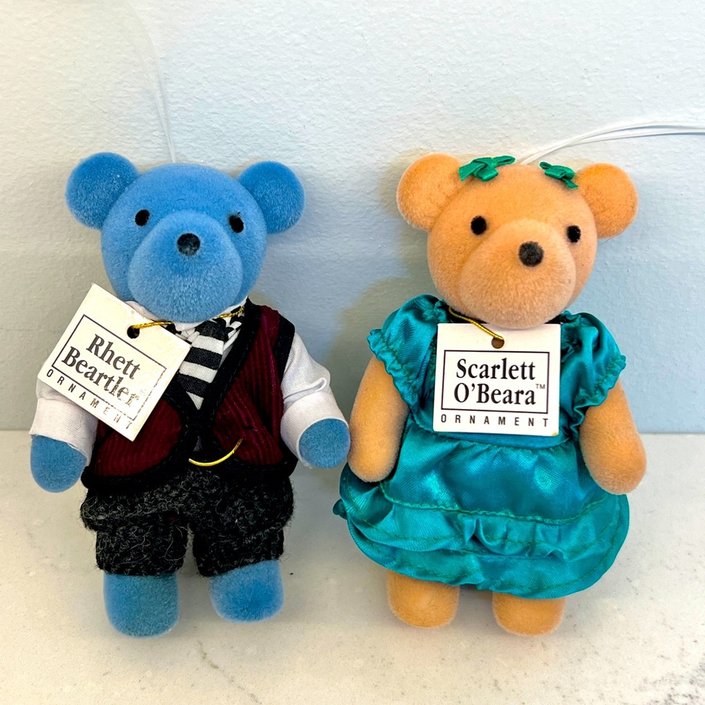 Gone with the Wind Scarlett O’Beara and Rhett Beartler ornaments.